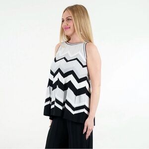 Italian Women's Black & White Chevron Sleeveless Top NWT
